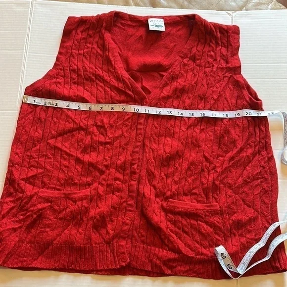 VTG-Allison Daley-L-red sleeveless button down ,V-neck , cable knit design vest - Picture 5 of 6